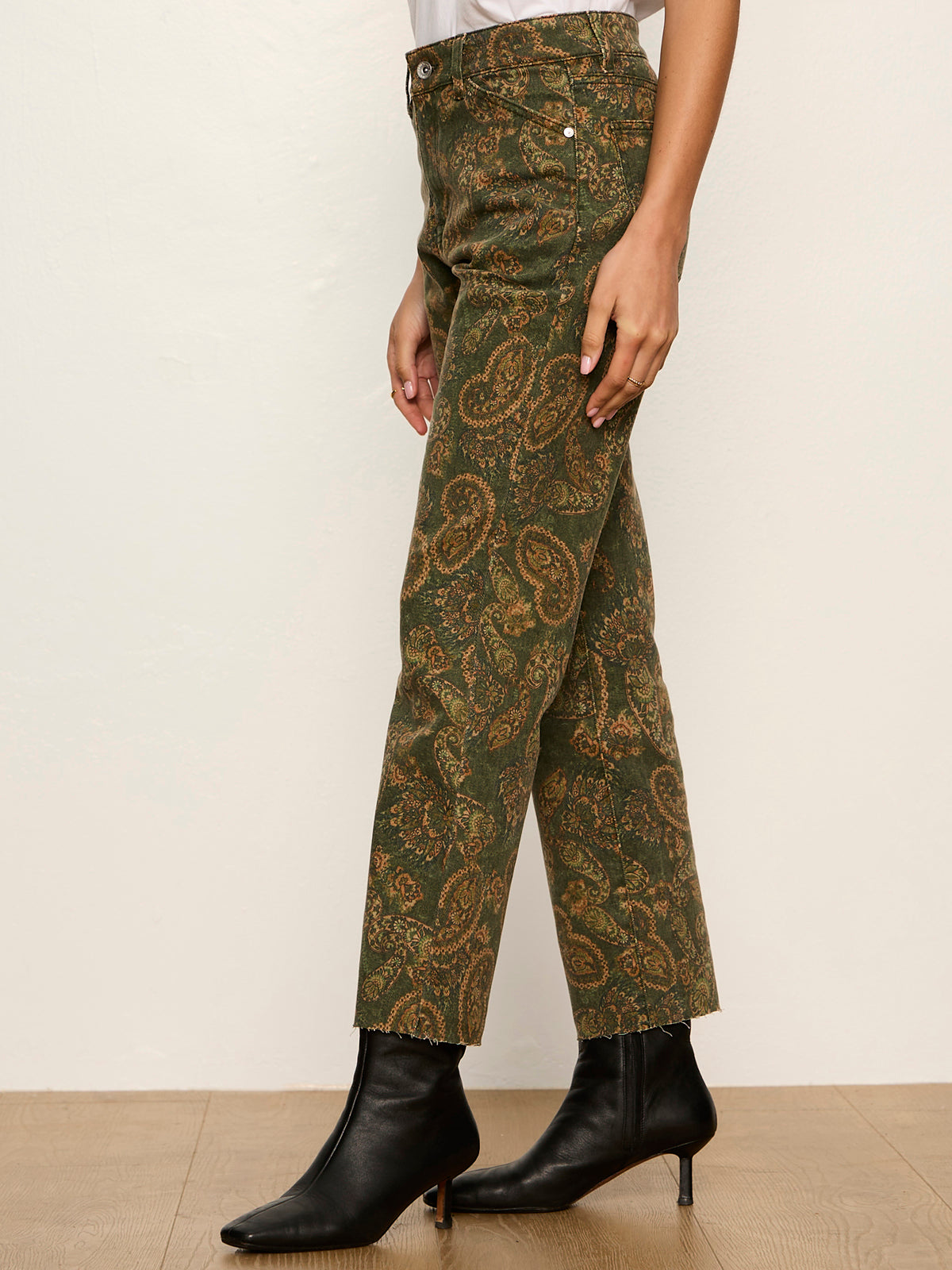 Cadence 90'S Straight Crop Jean Washed Decoratif - Sanctuary Clothing