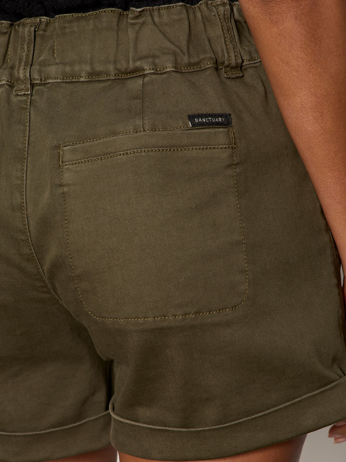 WANDER ON SHORT BURNT OLIVE - Sanctuary Clothing