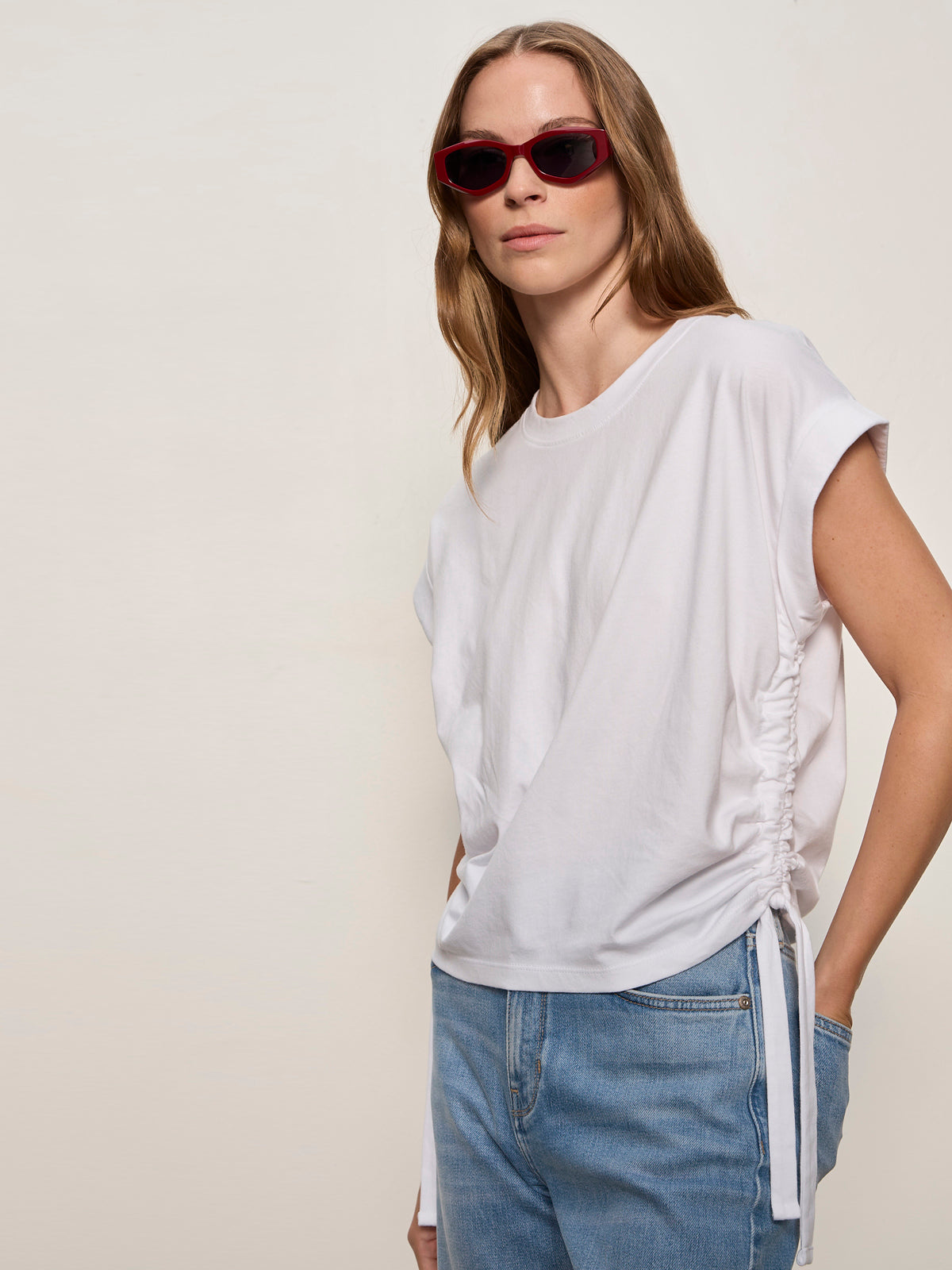 ALL DAY RUCHED TEE WHITE - Sanctuary Clothing