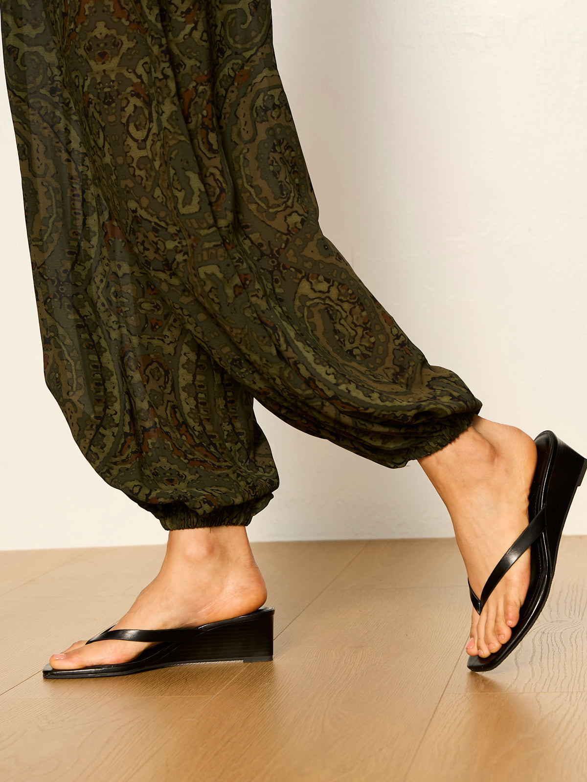 THE MOMENT VOLUME PANT MIDNIGHT MOSS - Sanctuary Clothing