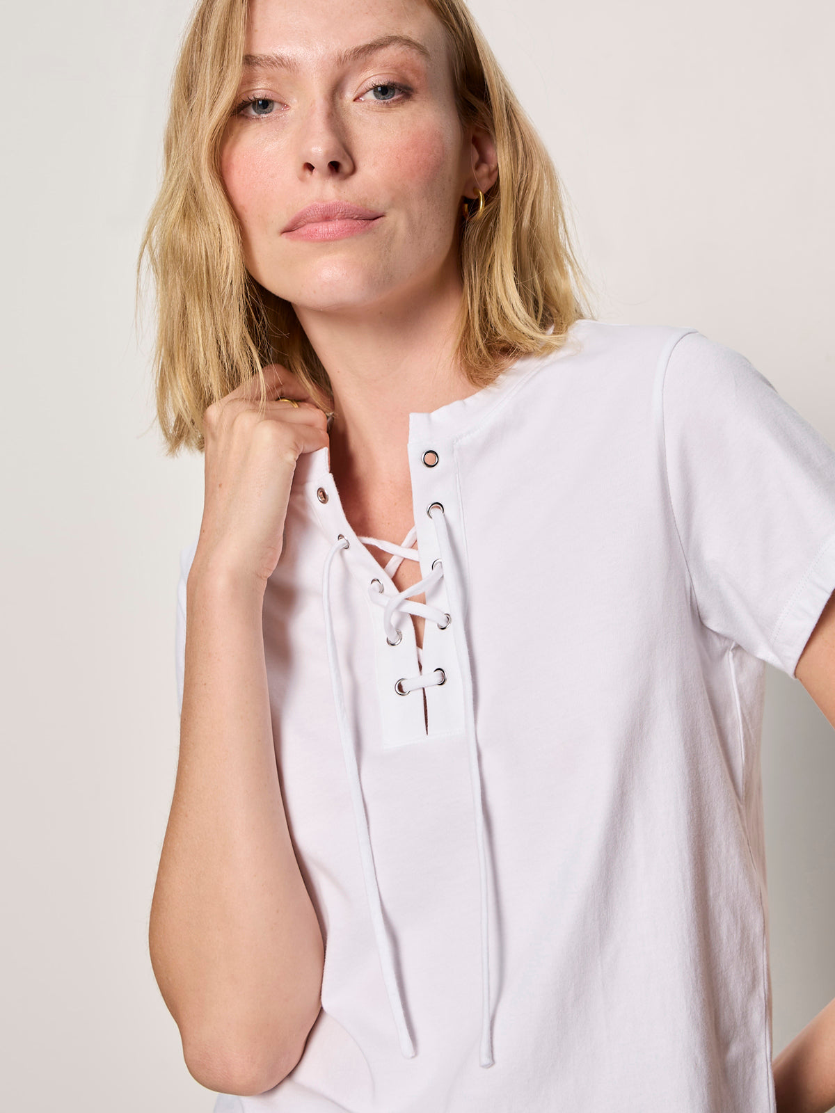 LACE UP TIMELESS TEE WHITE - Sanctuary Clothing