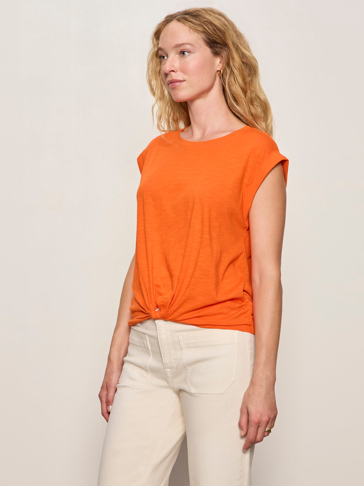 KNOTTED MUSCLE TEE HIBISCUS ORANGE - Sanctuary Clothing