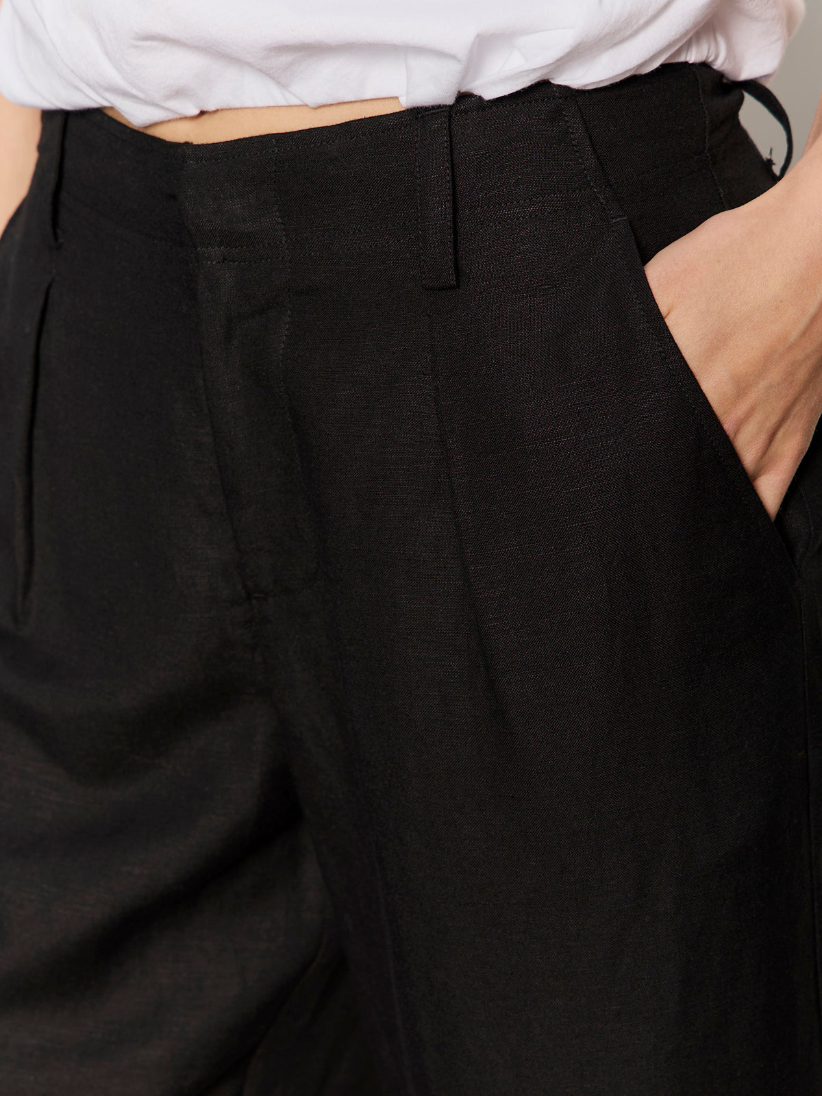 Scout Linen Barrel Pant Black - Sanctuary Clothing