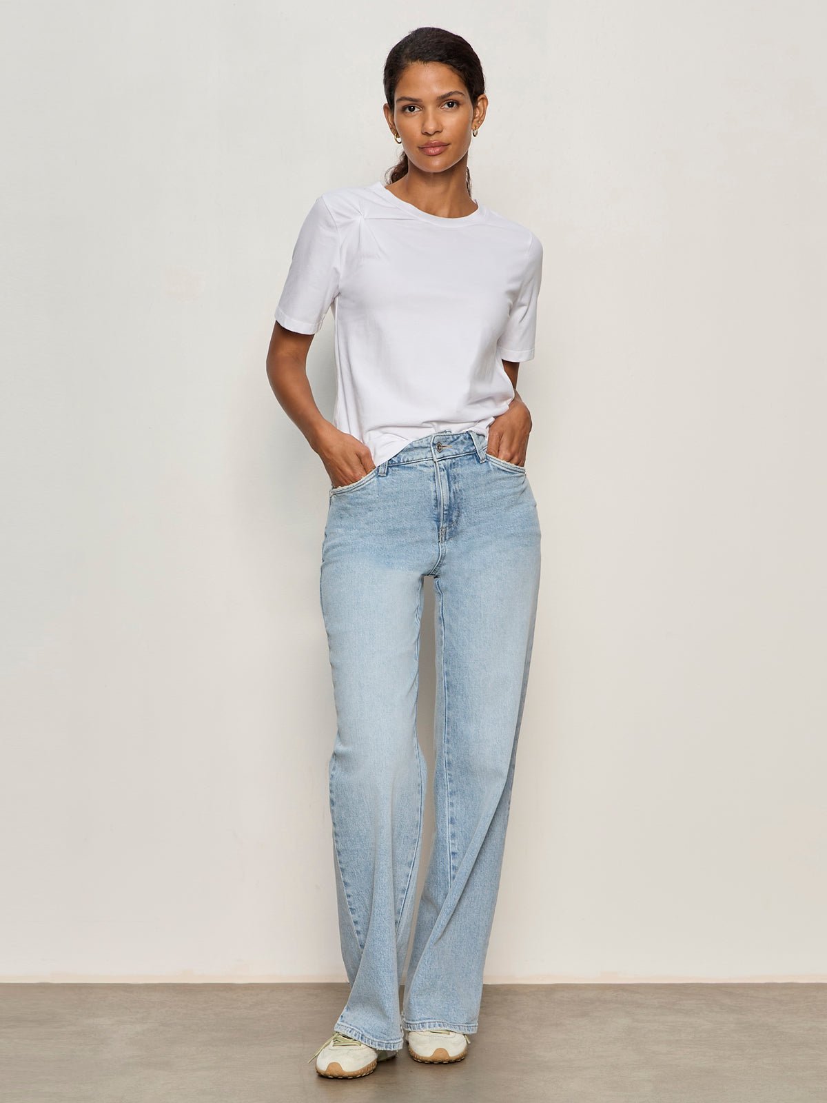 SOFT TWIST TEE WHITE - Sanctuary Clothing